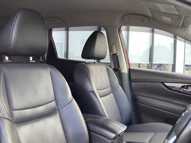 日産 エクストレイル 20Xi Vセレクション 岐阜県 2020(令2)年 6.8万km ガーネットレッド 登録時走行距離：67575km/純正ナビ（MM320D-L）/アラウンドビューモニター/フルセグテレビ・CD・DVD・Bluetooth/デジタルインナーミラー/プロパイロット/ETC/レーダークルーズコントロール/レーンキープアシスト/前後コーナーセンサー/アイドリングストップ/パワーバックドア/パワーシート/シートヒーター/ステアリングスイッチ/LEDヘッドライト/フォグライト/オートライト/オートマチックハイビーム/プッシュスタート/スマートキー/ルーフレール/純正フロアマット/ドアバイザー/純正18インチアルミホイール/ライトレベライザー/保証書