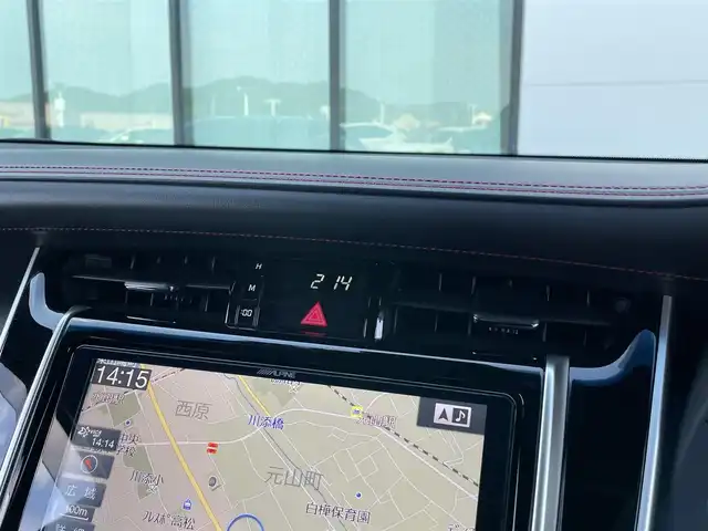 トヨタ ハリアー プレミアム 香川県 2017(平29)年 3.8万km ホワイトパールクリスタルシャイン アルパイン9型ナビ【X９Z】/(Bluetooth/DVD.CD)/フルセグTV/トヨタセーフティセンス/・プリクラッシュセーフティ/・レーダークルーズコントロール/・レーンディパーチャーアラート/・オートマチックハイビーム/バックカメラ/パワーバックドア/LEDヘッドライト/LEDフォグライト/革巻きステアリング/ステアリングリモコン/ハーフレザーシート/純正18インチアルミホイール/ドライブレコーダー/ビルトインETC/クリアランスソナー/電動パーキングスイッチ/クリアランスソナー/スマートキー/スペアキー有/プッシュスタート