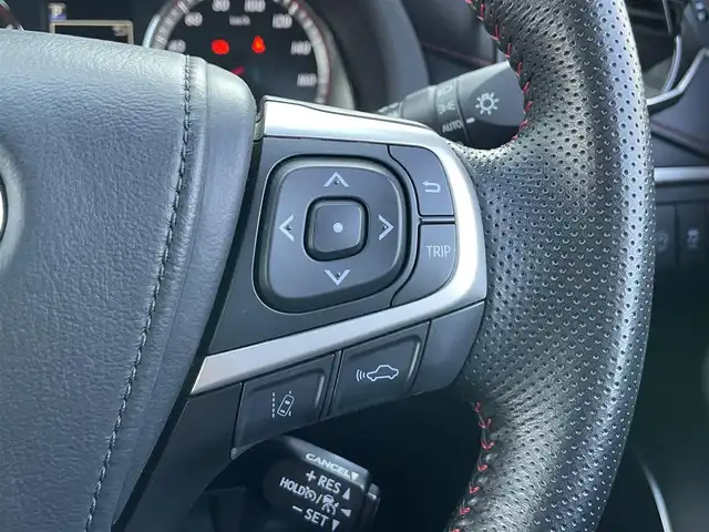 トヨタ ハリアー プレミアム 香川県 2017(平29)年 3.8万km ホワイトパールクリスタルシャイン アルパイン9型ナビ【X９Z】/(Bluetooth/DVD.CD)/フルセグTV/トヨタセーフティセンス/・プリクラッシュセーフティ/・レーダークルーズコントロール/・レーンディパーチャーアラート/・オートマチックハイビーム/バックカメラ/パワーバックドア/LEDヘッドライト/LEDフォグライト/革巻きステアリング/ステアリングリモコン/ハーフレザーシート/純正18インチアルミホイール/ドライブレコーダー/ビルトインETC/クリアランスソナー/電動パーキングスイッチ/クリアランスソナー/スマートキー/スペアキー有/プッシュスタート