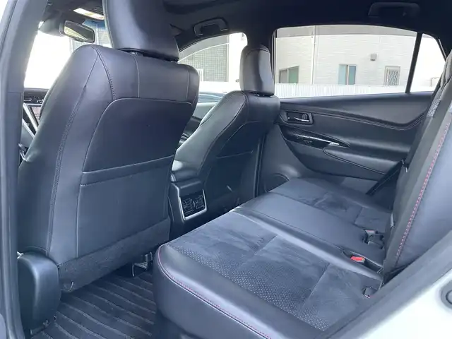 トヨタ ハリアー プレミアム 香川県 2017(平29)年 3.8万km ホワイトパールクリスタルシャイン アルパイン9型ナビ【X９Z】/(Bluetooth/DVD.CD)/フルセグTV/トヨタセーフティセンス/・プリクラッシュセーフティ/・レーダークルーズコントロール/・レーンディパーチャーアラート/・オートマチックハイビーム/バックカメラ/パワーバックドア/LEDヘッドライト/LEDフォグライト/革巻きステアリング/ステアリングリモコン/ハーフレザーシート/純正18インチアルミホイール/ドライブレコーダー/ビルトインETC/クリアランスソナー/電動パーキングスイッチ/クリアランスソナー/スマートキー/スペアキー有/プッシュスタート