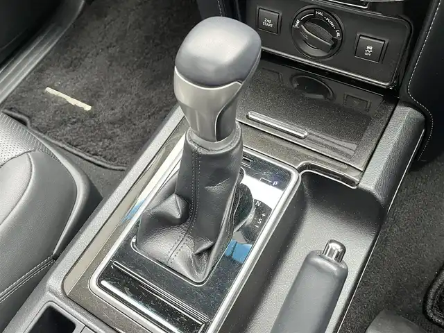 トヨタ ランドクルーザー プラド TX Lパッケージ ブラックED 滋賀県 2020(令2)年 3.1万km ブラック サンルーフ/純正ナビ/【Bluetooth/CD/DVD/HDMI/フルセグTV】/バックカメラ/ETC/ドラレコ/黒革シート/シートヒーター/シートベンチレーション/パワーシート/ブラックルーフレール/ブラック塗装アルミホイール/トヨタセーフティセンス/・プリクラッシュセーフティ/・レーンディパーチャーアラート/・オートマチックハイビーム/・レーダークルーズコントロール/・ロードサインアシスト/クリアランスソナー/LEDライト