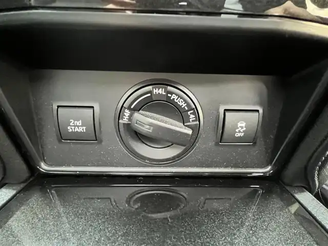 トヨタ ランドクルーザー プラド TX Lパッケージ ブラックED 滋賀県 2020(令2)年 3.1万km ブラック サンルーフ/純正ナビ/【Bluetooth/CD/DVD/HDMI/フルセグTV】/バックカメラ/ETC/ドラレコ/黒革シート/シートヒーター/シートベンチレーション/パワーシート/ブラックルーフレール/ブラック塗装アルミホイール/トヨタセーフティセンス/・プリクラッシュセーフティ/・レーンディパーチャーアラート/・オートマチックハイビーム/・レーダークルーズコントロール/・ロードサインアシスト/クリアランスソナー/LEDライト