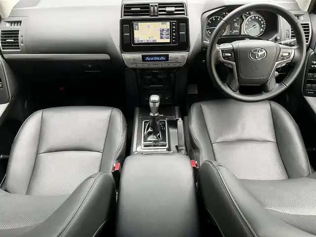 トヨタ ランドクルーザー プラド TX Lパッケージ ブラックED 滋賀県 2020(令2)年 3.1万km ブラック サンルーフ/純正ナビ/【Bluetooth/CD/DVD/HDMI/フルセグTV】/バックカメラ/ETC/ドラレコ/黒革シート/シートヒーター/シートベンチレーション/パワーシート/ブラックルーフレール/ブラック塗装アルミホイール/トヨタセーフティセンス/・プリクラッシュセーフティ/・レーンディパーチャーアラート/・オートマチックハイビーム/・レーダークルーズコントロール/・ロードサインアシスト/クリアランスソナー/LEDライト