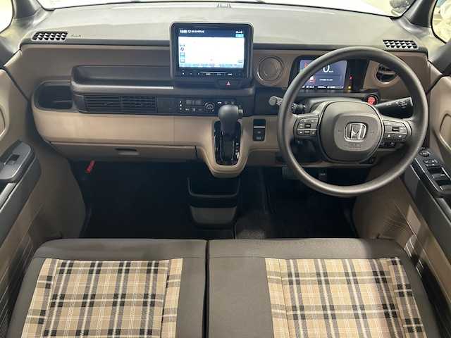 ホンダ Ｎ ＢＯＸ JOY 宮城県 2024(令6)年 0.1万km プラチナホワイトパール ホンダセンシング/・衝突軽減ブレーキ/・先行者発進お知らせ機能/・路外逸脱抑制機能/・車線維持支援システム/・標識認識機能/・アダプティブ・クルーズ・コントロール/・パーキングセンサーシステム/純正ナビ/・フルセグTV/Bluetooth/USB入力端子/・バックカメラ/・前方ドライブレコーダー/前後コーナーセンサー/電子パーキング/・オートブレーキホールド/アイドリングストップ/ステアリングリモコン/プッシュスタート/・スマートキー/ベンチシート/・シートヒーター（運転席/助手席）/LEDヘッドライト/・オートライト/Moduloアルミホイール/純正フロアマット