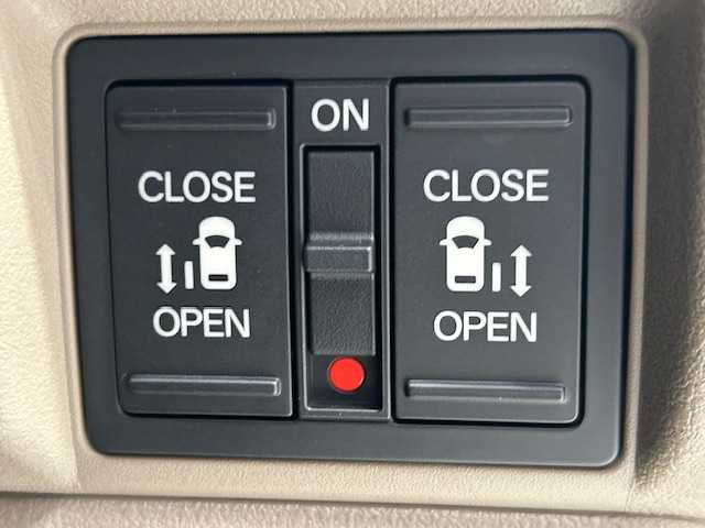 ホンダ Ｎ ＢＯＸ JOY 宮城県 2024(令6)年 0.1万km プラチナホワイトパール ホンダセンシング/・衝突軽減ブレーキ/・先行者発進お知らせ機能/・路外逸脱抑制機能/・車線維持支援システム/・標識認識機能/・アダプティブ・クルーズ・コントロール/・パーキングセンサーシステム/純正ナビ/・フルセグTV/Bluetooth/USB入力端子/・バックカメラ/・前方ドライブレコーダー/前後コーナーセンサー/電子パーキング/・オートブレーキホールド/アイドリングストップ/ステアリングリモコン/プッシュスタート/・スマートキー/ベンチシート/・シートヒーター（運転席/助手席）/LEDヘッドライト/・オートライト/Moduloアルミホイール/純正フロアマット