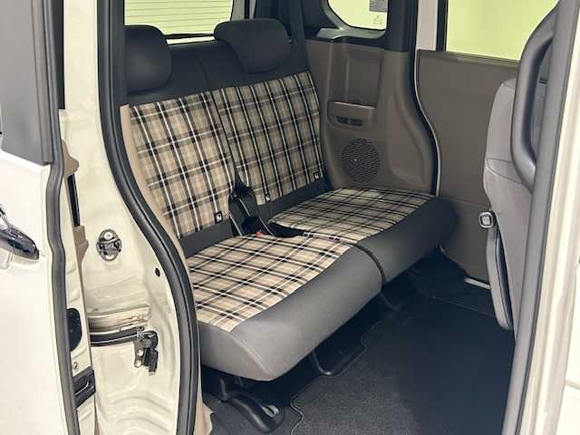 ホンダ Ｎ ＢＯＸ JOY 宮城県 2024(令6)年 0.1万km プラチナホワイトパール ホンダセンシング/・衝突軽減ブレーキ/・先行者発進お知らせ機能/・路外逸脱抑制機能/・車線維持支援システム/・標識認識機能/・アダプティブ・クルーズ・コントロール/・パーキングセンサーシステム/純正ナビ/・フルセグTV/Bluetooth/USB入力端子/・バックカメラ/・前方ドライブレコーダー/前後コーナーセンサー/電子パーキング/・オートブレーキホールド/アイドリングストップ/ステアリングリモコン/プッシュスタート/・スマートキー/ベンチシート/・シートヒーター（運転席/助手席）/LEDヘッドライト/・オートライト/Moduloアルミホイール/純正フロアマット