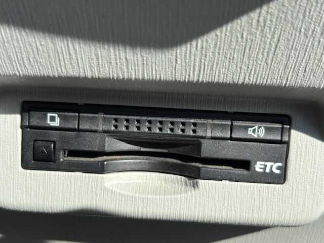 トヨタ プリウス α S 宮城県 2012(平24)年 13.4万km ホワイトパールクリスタルシャイン 登録時走行距離133334km/純正SDナビ/フルセグTV/CD/DVD/Bluetooth/バックカメラ/横滑り防止装置/純正フロアマット/ETC/プッシュスタート/スマートキー