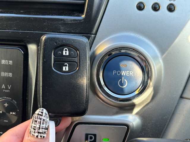 トヨタ プリウス α S 宮城県 2012(平24)年 13.4万km ホワイトパールクリスタルシャイン 登録時走行距離133334km/純正SDナビ/フルセグTV/CD/DVD/Bluetooth/バックカメラ/横滑り防止装置/純正フロアマット/ETC/プッシュスタート/スマートキー