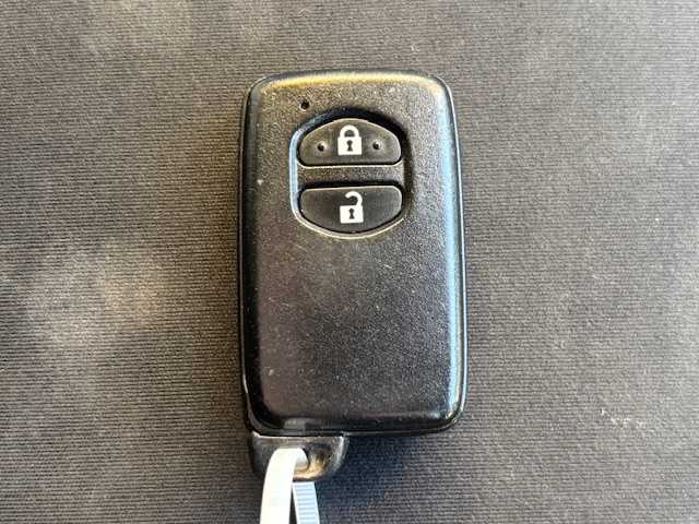 トヨタ プリウス α S 宮城県 2012(平24)年 13.4万km ホワイトパールクリスタルシャイン 登録時走行距離133334km/純正SDナビ/フルセグTV/CD/DVD/Bluetooth/バックカメラ/横滑り防止装置/純正フロアマット/ETC/プッシュスタート/スマートキー