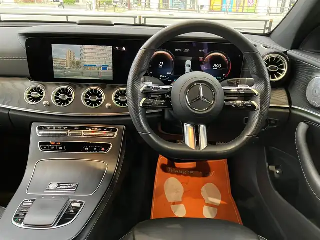 メルセデス・ベンツ Ｅ２００ スポーツ 神奈川県 2020(令2)年 2.1万km ダイヤモンドホワイト 新車保証書/取扱説明書/ロルフハルトゲ19インチAW/パノラミックスライディングサンルーフ/エクスクルーシブパッケージ/・ヘッドアップディスプレイ/・エアバランスパッケージ/・パワートランクリッド/・Brumesterサウンドシステム（13スピーカー）/AMGラインインテリアパッケージ/・ナッパレザーシート/・シートヒーター（後席）/ユーザーエクスペリエンス/・12.3インチワイドディスプレイ/・インテリアアシスタント/タッチコントロールボタン/・HDDナビ、フルセグTV/・USBメディアインターフェイス/・SDカードスロット/・AppleCarPlay/AndroidAuto/レーダーセーフティパッケージ/・アクティブディスタンスアシストデュストロニック/・アクティブレーンチェンジングアシスト/・アクティブエマージェンシーストップアシスト/・アクティブブラインドスポットアシスト/・アクティブレーンキーピングアシスト/・渋滞時緊急ブレーキ機能/・PRE-SAFEインパスルサイド/・PRE-SAFEプラス（後方衝突警告システム）/・ステアリングパイロット/・アクティブブレーキアシスト/・衝突回避補助システム/・トラフィックサインアシスト