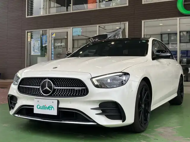 メルセデス・ベンツ Ｅ２００ スポーツ 神奈川県 2020(令2)年 2.1万km ダイヤモンドホワイト 新車保証書/取扱説明書/ロルフハルトゲ19インチAW/パノラミックスライディングサンルーフ/エクスクルーシブパッケージ/・ヘッドアップディスプレイ/・エアバランスパッケージ/・パワートランクリッド/・Brumesterサウンドシステム（13スピーカー）/AMGラインインテリアパッケージ/・ナッパレザーシート/・シートヒーター（後席）/ユーザーエクスペリエンス/・12.3インチワイドディスプレイ/・インテリアアシスタント/タッチコントロールボタン/・HDDナビ、フルセグTV/・USBメディアインターフェイス/・SDカードスロット/・AppleCarPlay/AndroidAuto/レーダーセーフティパッケージ/・アクティブディスタンスアシストデュストロニック/・アクティブレーンチェンジングアシスト/・アクティブエマージェンシーストップアシスト/・アクティブブラインドスポットアシスト/・アクティブレーンキーピングアシスト/・渋滞時緊急ブレーキ機能/・PRE-SAFEインパスルサイド/・PRE-SAFEプラス（後方衝突警告システム）/・ステアリングパイロット/・アクティブブレーキアシスト/・衝突回避補助システム/・トラフィックサインアシスト