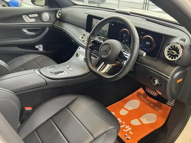 メルセデス・ベンツ Ｅ２００ スポーツ 神奈川県 2020(令2)年 2.1万km ダイヤモンドホワイト 新車保証書/取扱説明書/ロルフハルトゲ19インチAW/パノラミックスライディングサンルーフ/エクスクルーシブパッケージ/・ヘッドアップディスプレイ/・エアバランスパッケージ/・パワートランクリッド/・Brumesterサウンドシステム（13スピーカー）/AMGラインインテリアパッケージ/・ナッパレザーシート/・シートヒーター（後席）/ユーザーエクスペリエンス/・12.3インチワイドディスプレイ/・インテリアアシスタント/タッチコントロールボタン/・HDDナビ、フルセグTV/・USBメディアインターフェイス/・SDカードスロット/・AppleCarPlay/AndroidAuto/レーダーセーフティパッケージ/・アクティブディスタンスアシストデュストロニック/・アクティブレーンチェンジングアシスト/・アクティブエマージェンシーストップアシスト/・アクティブブラインドスポットアシスト/・アクティブレーンキーピングアシスト/・渋滞時緊急ブレーキ機能/・PRE-SAFEインパスルサイド/・PRE-SAFEプラス（後方衝突警告システム）/・ステアリングパイロット/・アクティブブレーキアシスト/・衝突回避補助システム/・トラフィックサインアシスト
