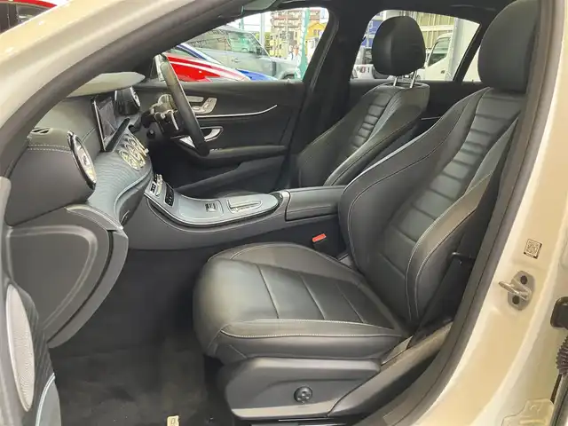 メルセデス・ベンツ Ｅ２００ スポーツ 神奈川県 2020(令2)年 2.1万km ダイヤモンドホワイト 新車保証書/取扱説明書/ロルフハルトゲ19インチAW/パノラミックスライディングサンルーフ/エクスクルーシブパッケージ/・ヘッドアップディスプレイ/・エアバランスパッケージ/・パワートランクリッド/・Brumesterサウンドシステム（13スピーカー）/AMGラインインテリアパッケージ/・ナッパレザーシート/・シートヒーター（後席）/ユーザーエクスペリエンス/・12.3インチワイドディスプレイ/・インテリアアシスタント/タッチコントロールボタン/・HDDナビ、フルセグTV/・USBメディアインターフェイス/・SDカードスロット/・AppleCarPlay/AndroidAuto/レーダーセーフティパッケージ/・アクティブディスタンスアシストデュストロニック/・アクティブレーンチェンジングアシスト/・アクティブエマージェンシーストップアシスト/・アクティブブラインドスポットアシスト/・アクティブレーンキーピングアシスト/・渋滞時緊急ブレーキ機能/・PRE-SAFEインパスルサイド/・PRE-SAFEプラス（後方衝突警告システム）/・ステアリングパイロット/・アクティブブレーキアシスト/・衝突回避補助システム/・トラフィックサインアシスト
