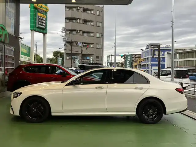 メルセデス・ベンツ Ｅ２００ スポーツ 神奈川県 2020(令2)年 2.1万km ダイヤモンドホワイト 新車保証書/取扱説明書/ロルフハルトゲ19インチAW/パノラミックスライディングサンルーフ/エクスクルーシブパッケージ/・ヘッドアップディスプレイ/・エアバランスパッケージ/・パワートランクリッド/・Brumesterサウンドシステム（13スピーカー）/AMGラインインテリアパッケージ/・ナッパレザーシート/・シートヒーター（後席）/ユーザーエクスペリエンス/・12.3インチワイドディスプレイ/・インテリアアシスタント/タッチコントロールボタン/・HDDナビ、フルセグTV/・USBメディアインターフェイス/・SDカードスロット/・AppleCarPlay/AndroidAuto/レーダーセーフティパッケージ/・アクティブディスタンスアシストデュストロニック/・アクティブレーンチェンジングアシスト/・アクティブエマージェンシーストップアシスト/・アクティブブラインドスポットアシスト/・アクティブレーンキーピングアシスト/・渋滞時緊急ブレーキ機能/・PRE-SAFEインパスルサイド/・PRE-SAFEプラス（後方衝突警告システム）/・ステアリングパイロット/・アクティブブレーキアシスト/・衝突回避補助システム/・トラフィックサインアシスト