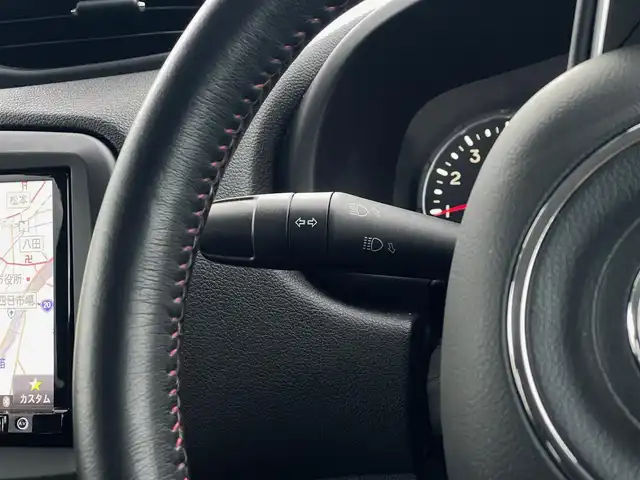 クライスラー・ジープ ジープ レネゲード トレイルホーク 山梨県 2017(平29)年 4.7万km 白 カーボングリルカバー/純正ディスプレイオーディオ/社外HDDナビ/フルセグTV/クルコン/バックカメラ/ETC/オートライト/コンフォートアクセス