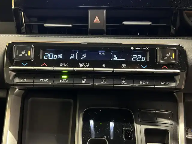 トヨタ ヴォクシー S－Z 群馬県 2023(令5)年 1.7万km アティチュードブラックマイカ トヨタセーフティーセンス/・衝突軽減ブレーキ/・クルーズコントロール/・クリアランスソナー/・レーンキープアシスト/・横滑り防止/・オートライト/・オートマチックハイビーム/・SOSコール/純正ディスプレイオーディオナビ/・AM/FM/フルセグTV/・CD/Bluetooth/バックカメラ/両側電動スライドドア/パワーバックドア/LEDヘッドライト/前席シートヒーター/ハンドルヒーター/前後ドライブレコーダー/オートホールド/電動パーキング/純正フロアマット/純正ドアバイザー/スマートキー/プッシュスタート