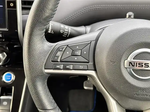 日産 セレナ e－パワー ハイウェイスター V 宮城県 2022(令4)年 6万km ダイヤモンドブラック プロパイロット/インテリジェントエマージェンシーブレーキ/踏み間違い衝突防止アシスト/車線逸脱防止支援システム/車線逸脱警報/後側方衝突防止支援システム/後側方車両検知警報/後退時車両検知警報/前方衝突予測警報/標識検知機能/コーナーセンサー/純正フリップダウンモニター/純正10インチナビ/・CD/DVD/・Bluetooth/・フルセグTV/ビルトインETC/ドライブレコーダー/両側ハンズフリーパワースライドドア/革巻きステアリング/電動パーキングブレーキ/ブレーキホールド/アダプティブLEDヘッドランプ/フォグランプ/オートライト/スマートキー＆プッシュスタート/電動格納ミラー/純正15インチAW/純正フロアマット/ドアバイザー/Wエアバッグ