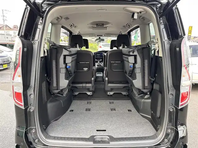 日産 セレナ e－パワー ハイウェイスター V 宮城県 2022(令4)年 6万km ダイヤモンドブラック プロパイロット/インテリジェントエマージェンシーブレーキ/踏み間違い衝突防止アシスト/車線逸脱防止支援システム/車線逸脱警報/後側方衝突防止支援システム/後側方車両検知警報/後退時車両検知警報/前方衝突予測警報/標識検知機能/コーナーセンサー/純正フリップダウンモニター/純正10インチナビ/・CD/DVD/・Bluetooth/・フルセグTV/ビルトインETC/ドライブレコーダー/両側ハンズフリーパワースライドドア/革巻きステアリング/電動パーキングブレーキ/ブレーキホールド/アダプティブLEDヘッドランプ/フォグランプ/オートライト/スマートキー＆プッシュスタート/電動格納ミラー/純正15インチAW/純正フロアマット/ドアバイザー/Wエアバッグ