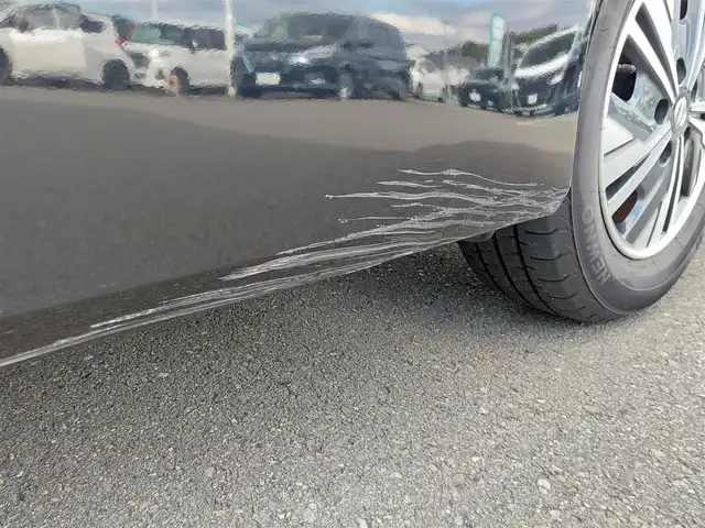 日産 セレナ e－パワー ハイウェイスター V 東京都 2022(令4)年 4万km ダイヤモンドブラック ワンオーナー/エマージェンシーブレーキ/プロパイロット/踏み間違い衝突防止アシスト/車線逸脱防止支援/ブラインドスポットアシスト/コーナーセンサー/アラウンドビューモニター/インテリジェントルームミラー/プッシュスタート/純正ナビ/フルセグTV/ETC/ドライブレコーダー/両側パワースライドドア/パーソナルテーブル/後席ロールサンシェード/LEDヘッドライト/15インチ純正アルミホイール/スマートキー