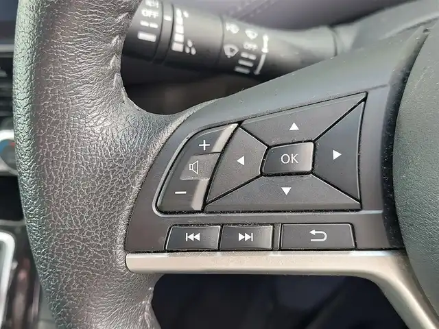 日産 セレナ e－パワー ハイウェイスター V 東京都 2022(令4)年 4万km ダイヤモンドブラック ワンオーナー/エマージェンシーブレーキ/プロパイロット/踏み間違い衝突防止アシスト/車線逸脱防止支援/ブラインドスポットアシスト/コーナーセンサー/アラウンドビューモニター/インテリジェントルームミラー/プッシュスタート/純正ナビ/フルセグTV/ETC/ドライブレコーダー/両側パワースライドドア/パーソナルテーブル/後席ロールサンシェード/LEDヘッドライト/15インチ純正アルミホイール/スマートキー