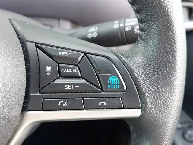 日産 セレナ e－パワー ハイウェイスター V 東京都 2022(令4)年 4万km ダイヤモンドブラック ワンオーナー/エマージェンシーブレーキ/プロパイロット/踏み間違い衝突防止アシスト/車線逸脱防止支援/ブラインドスポットアシスト/コーナーセンサー/アラウンドビューモニター/インテリジェントルームミラー/プッシュスタート/純正ナビ/フルセグTV/ETC/ドライブレコーダー/両側パワースライドドア/パーソナルテーブル/後席ロールサンシェード/LEDヘッドライト/15インチ純正アルミホイール/スマートキー