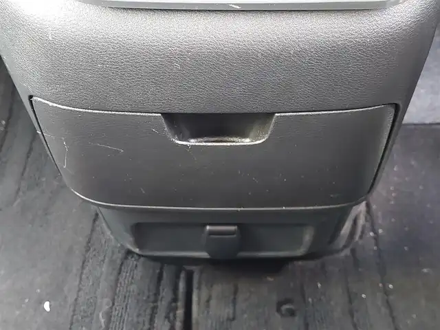 日産 セレナ e－パワー ハイウェイスター V 東京都 2022(令4)年 4万km ダイヤモンドブラック ワンオーナー/エマージェンシーブレーキ/プロパイロット/踏み間違い衝突防止アシスト/車線逸脱防止支援/ブラインドスポットアシスト/コーナーセンサー/アラウンドビューモニター/インテリジェントルームミラー/プッシュスタート/純正ナビ/フルセグTV/ETC/ドライブレコーダー/両側パワースライドドア/パーソナルテーブル/後席ロールサンシェード/LEDヘッドライト/15インチ純正アルミホイール/スマートキー