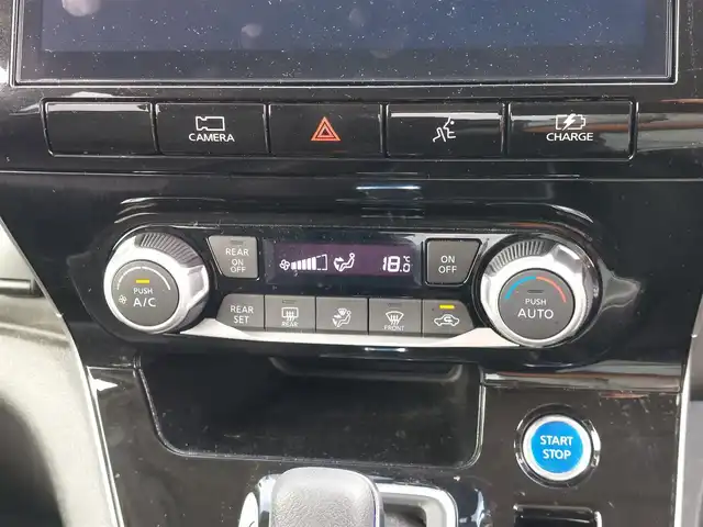 日産 セレナ e－パワー ハイウェイスター V 東京都 2022(令4)年 4万km ダイヤモンドブラック ワンオーナー/エマージェンシーブレーキ/プロパイロット/踏み間違い衝突防止アシスト/車線逸脱防止支援/ブラインドスポットアシスト/コーナーセンサー/アラウンドビューモニター/インテリジェントルームミラー/プッシュスタート/純正ナビ/フルセグTV/ETC/ドライブレコーダー/両側パワースライドドア/パーソナルテーブル/後席ロールサンシェード/LEDヘッドライト/15インチ純正アルミホイール/スマートキー