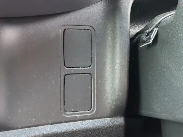 日産 セレナ e－パワー ハイウェイスター V 東京都 2022(令4)年 4万km ダイヤモンドブラック ワンオーナー/エマージェンシーブレーキ/プロパイロット/踏み間違い衝突防止アシスト/車線逸脱防止支援/ブラインドスポットアシスト/コーナーセンサー/アラウンドビューモニター/インテリジェントルームミラー/プッシュスタート/純正ナビ/フルセグTV/ETC/ドライブレコーダー/両側パワースライドドア/パーソナルテーブル/後席ロールサンシェード/LEDヘッドライト/15インチ純正アルミホイール/スマートキー