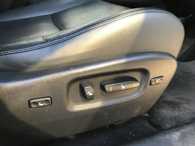 レクサス ＲＸ 450h バージョンL 富山県 2013(平25)年 7.2万km ホワイトパールクリスタルシャイン 4WD/サンルーフ/純正ナビ/フルセグTV/バックカメラ/コーナーセンサー/レーダークルーズコントロール/レザーシート/パワーシート/シートヒーター／エアシート/電動リアゲート/ステアリングスイッチ/革巻きステアリング/プッシュスタート/スマートキー/ETC