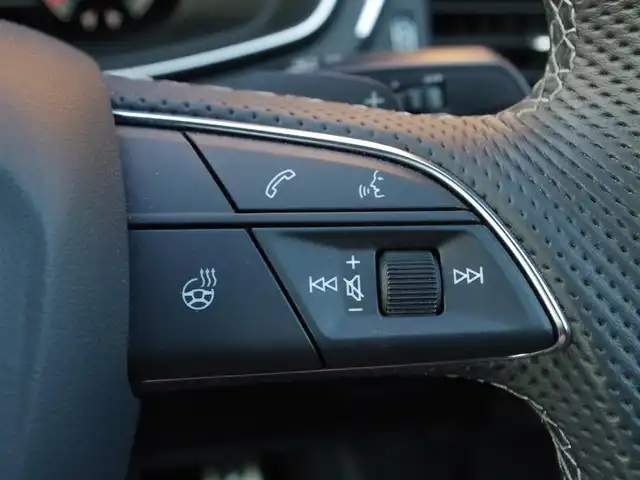 アウディ Ａ５ SB 40TDIクワトロ Sライン 埼玉県 2022(令4)年 2.1万km 白 ブラックハーフレザーシート/アダプティブクルーズコントロール/全周囲カメラ/パークセンサー/ブラインドスポットモニター/バーチャルコックピット/全席シートHI/Bluetooth/フルセグTV/電動リアゲート/ETC/ドラレコ