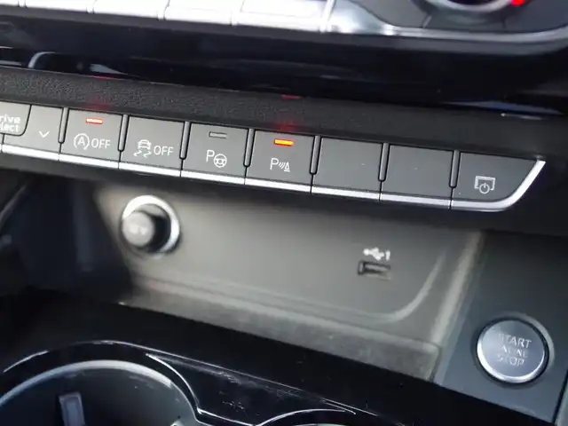 アウディ Ａ５ SB 40TDIクワトロ Sライン 埼玉県 2022(令4)年 2.1万km 白 ブラックハーフレザーシート/アダプティブクルーズコントロール/全周囲カメラ/パークセンサー/ブラインドスポットモニター/バーチャルコックピット/全席シートHI/Bluetooth/フルセグTV/電動リアゲート/ETC/ドラレコ