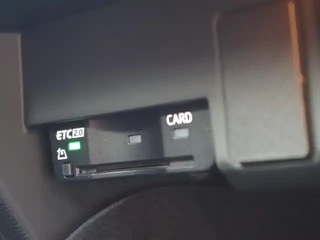 アウディ Ａ５ SB 40TDIクワトロ Sライン 埼玉県 2022(令4)年 2.1万km 白 ブラックハーフレザーシート/アダプティブクルーズコントロール/全周囲カメラ/パークセンサー/ブラインドスポットモニター/バーチャルコックピット/全席シートHI/Bluetooth/フルセグTV/電動リアゲート/ETC/ドラレコ