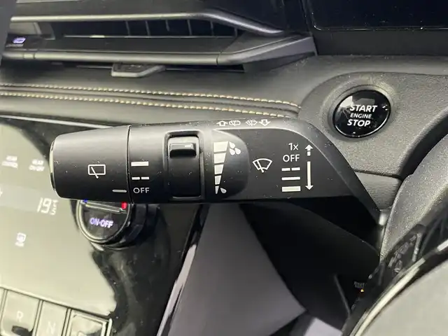 日産 セレナ ハイウェイスター V 福井県 2023(令5)年 5万km ダイヤモンドブラック 純正12.3型ナビ　　/プロパイロット /インテリジェントクルーズ　/両側パワースライドドア /ハンズフリーオートスライドドア　/ビルトインETC/ナビ連動ドライブレコーダー/プリクラッシュセーフティ　/アラウンドビューモニター　/ステアリングアシスト　/ブラインドスポットモニター/パーキングアシスト/レーンキープアシスト/ハーフレザーシート