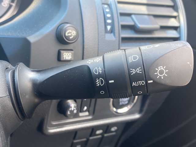 トヨタ ランドクルーザー プラド TX 福岡県 2018(平30)年 9.8万km アバンギャルドブロンズメタリック トヨタセーフティセンス/サンルーフ/ルーフレール/１７インチアルミホイル/社外ナビ　フルセグ　Bluetooth AVIC-CN902/バックカメラ/マッドテレンタイヤBFグッドリッチ255/75R17/前後ドライブレコーダー/ウッドコンビハンドル/シートカバー/スマートキー/プッシュスタートエンジン/ETC/LEDライト/フォグライト