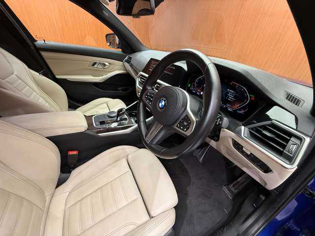 ＢＭＷ ３２０ｄ xDrive ツーリング Mスポーツ 千葉県 2022(令4)年 4.9万km 青 白革シート　/ＡＣＣ　/ナビ　/ＣａｒＰｌａｙ　/Ｂカメラ　/電動シート　/シートヒーター　/純正ＯＰ１９インチＡＷ　/ハイビームアシスタント　/電動リアゲート　/ドライビングアシストプロフェッショナル　/ＥＴＣ