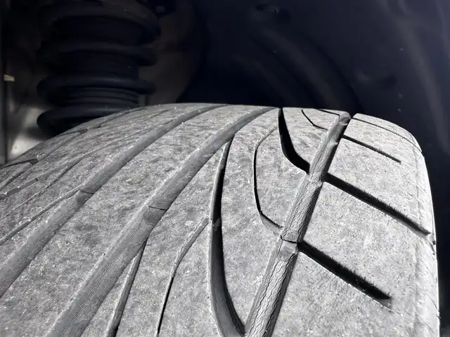 トヨタ ８６ GT 宮城県 2013(平25)年 8.3万km スターリングシルバー 純正7インチナビ/(フルセグTV/CD/DVD/SD/BT)/バックカメラ/デュアルオートエアコン/6速MT/VSCスポーツモード/革巻きステアリング/オートライト/レベライザー/電動格納ミラー/ふらつき防止/ドアバイザー/LEDヘッドライト/フォグランプ/純正フロアマット/純正17インチAW