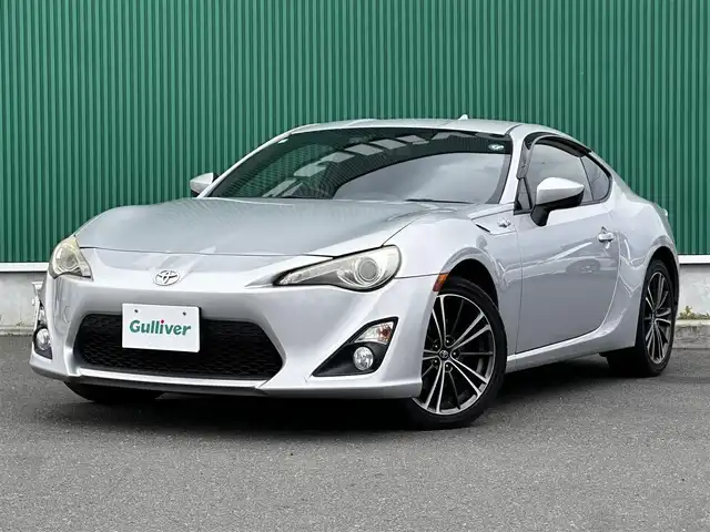 トヨタ ８６ GT 宮城県 2013(平25)年 8.3万km スターリングシルバー 純正7インチナビ/(フルセグTV/CD/DVD/SD/BT)/バックカメラ/デュアルオートエアコン/6速MT/VSCスポーツモード/革巻きステアリング/オートライト/レベライザー/電動格納ミラー/ふらつき防止/ドアバイザー/LEDヘッドライト/フォグランプ/純正フロアマット/純正17インチAW