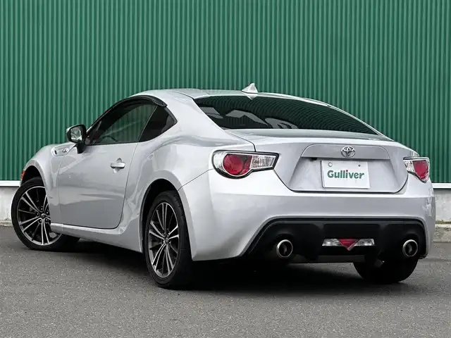 トヨタ ８６ GT 宮城県 2013(平25)年 8.3万km スターリングシルバー 純正7インチナビ/(フルセグTV/CD/DVD/SD/BT)/バックカメラ/デュアルオートエアコン/6速MT/VSCスポーツモード/革巻きステアリング/オートライト/レベライザー/電動格納ミラー/ふらつき防止/ドアバイザー/LEDヘッドライト/フォグランプ/純正フロアマット/純正17インチAW