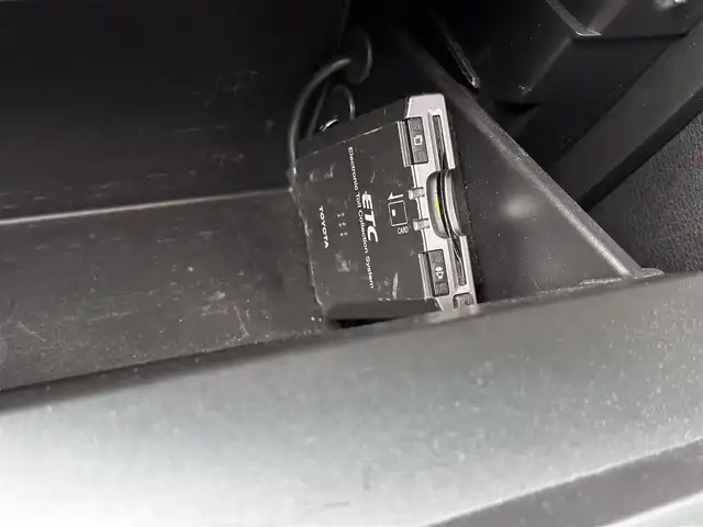 トヨタ ８６ GT 宮城県 2013(平25)年 8.3万km スターリングシルバー 純正7インチナビ/(フルセグTV/CD/DVD/SD/BT)/バックカメラ/デュアルオートエアコン/6速MT/VSCスポーツモード/革巻きステアリング/オートライト/レベライザー/電動格納ミラー/ふらつき防止/ドアバイザー/LEDヘッドライト/フォグランプ/純正フロアマット/純正17インチAW