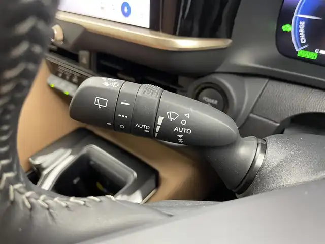 トヨタ クラウン スポーツ Z 埼玉県 2025(令7)年 0.8万km プレシャスホワイトパール ガラスルーフ/純正12.3インチナビ/パノラミックビューモニター/プリクラッシュセーフティ/レーンディパーチャーアラート/レーダークルーズコントロール/ブラインドスポットモニター/クリアランスソナー/ヘッドアップディスプレイ/デジタルインナーミラー/パワーバックドア/パワーシート/シートヒーター /ベンチレーション/ワイヤレス充電器/LEDオートライト/オートハイビーム/ETC2.0