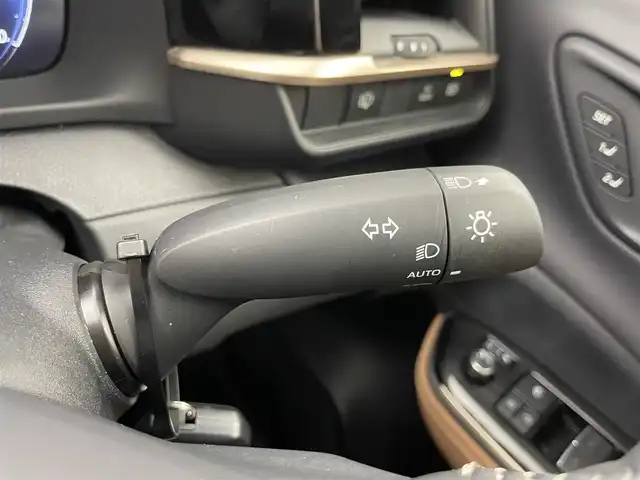 トヨタ クラウン スポーツ Z 埼玉県 2025(令7)年 0.8万km プレシャスホワイトパール ガラスルーフ/純正12.3インチナビ/パノラミックビューモニター/プリクラッシュセーフティ/レーンディパーチャーアラート/レーダークルーズコントロール/ブラインドスポットモニター/クリアランスソナー/ヘッドアップディスプレイ/デジタルインナーミラー/パワーバックドア/パワーシート/シートヒーター /ベンチレーション/ワイヤレス充電器/LEDオートライト/オートハイビーム/ETC2.0