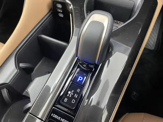 トヨタ クラウン スポーツ Z 埼玉県 2025(令7)年 0.8万km プレシャスホワイトパール ガラスルーフ/純正12.3インチナビ/パノラミックビューモニター/プリクラッシュセーフティ/レーンディパーチャーアラート/レーダークルーズコントロール/ブラインドスポットモニター/クリアランスソナー/ヘッドアップディスプレイ/デジタルインナーミラー/パワーバックドア/パワーシート/シートヒーター /ベンチレーション/ワイヤレス充電器/LEDオートライト/オートハイビーム/ETC2.0