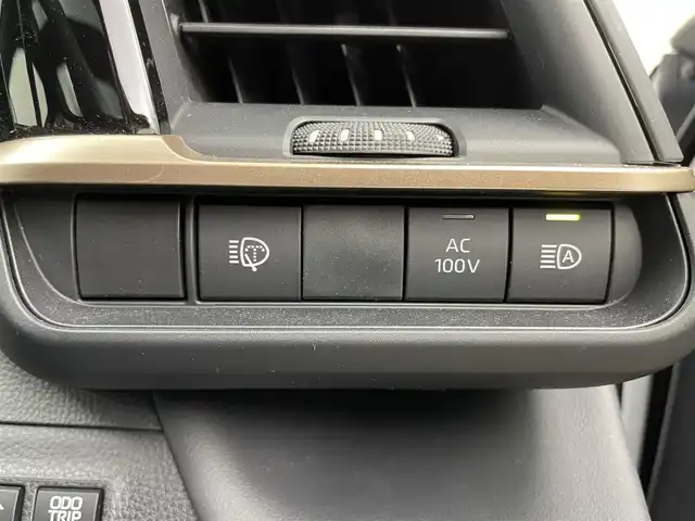 トヨタ クラウン スポーツ Z 埼玉県 2025(令7)年 0.8万km プレシャスホワイトパール ガラスルーフ/純正12.3インチナビ/パノラミックビューモニター/プリクラッシュセーフティ/レーンディパーチャーアラート/レーダークルーズコントロール/ブラインドスポットモニター/クリアランスソナー/ヘッドアップディスプレイ/デジタルインナーミラー/パワーバックドア/パワーシート/シートヒーター /ベンチレーション/ワイヤレス充電器/LEDオートライト/オートハイビーム/ETC2.0