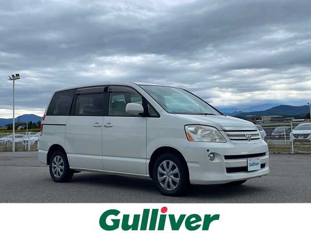 トヨタ ノア X Gセレクション 富山県 2005(平17)年 8万km ホワイトパールマイカ 純正ナビ/バックカメラ/サイドカメラ/後席モニター/4WD/両側パワースライドドア/クルーズコントロール/電動格納ミラー/ETC/純正フロアマット/盗難防止装置