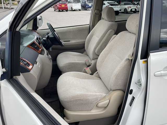 トヨタ ノア X Gセレクション 富山県 2005(平17)年 8万km ホワイトパールマイカ 純正ナビ/バックカメラ/サイドカメラ/後席モニター/4WD/両側パワースライドドア/クルーズコントロール/電動格納ミラー/ETC/純正フロアマット/盗難防止装置