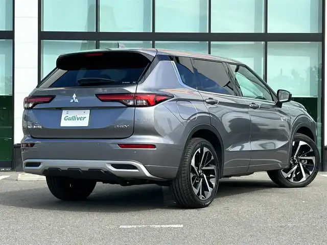 三菱 アウトランダー ＰＨＥＶ P 和歌山県 2021(令3)年 2.9万km チタニウムグレーメタリック 純正8インチナビ/全方位カメラ/フルセグTV/BOSEスピーカー/衝突軽減ブレーキ/ブラインドスポットモニター/レーダークルコン/前後コーナーセンサー/ルームミラー型ドラレコ/ETC/シートヒーター/置くだけ充電器/パドルシフト/シートメモリー/パワーシート/フォグランプ/電動リアゲート