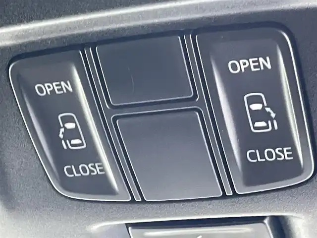 トヨタ ヴェルファイア Z Aエディション 群馬県 2015(平27)年 7.6万km ホワイトパールクリスタルシャイン フリップダウンモニター　ＡＬＰＩＮＥ１０インチナビ　バックカメラ　両側パワースライドドア　クルーズコントロール　ＬＥＤ　オットマン　純正１７インチＡＷ　ステアリングリモコン　ＥＴＣ　スマートキー　禁煙