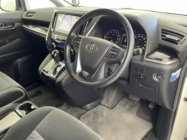 トヨタ ヴェルファイア Z Aエディション 群馬県 2015(平27)年 7.6万km ホワイトパールクリスタルシャイン フリップダウンモニター　ＡＬＰＩＮＥ１０インチナビ　バックカメラ　両側パワースライドドア　クルーズコントロール　ＬＥＤ　オットマン　純正１７インチＡＷ　ステアリングリモコン　ＥＴＣ　スマートキー　禁煙