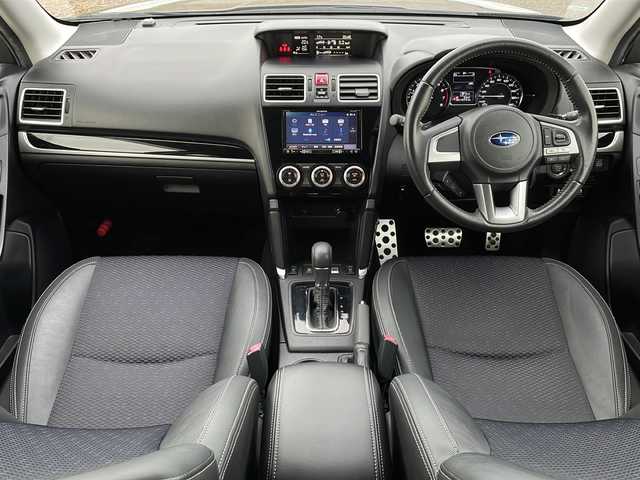 スバル フォレスター S－リミテッド 新潟県 2017(平29)年 5.2万km ダークグレーメタリック 4WD/純正SDナビ(AVIC-RZ900)/CD/DVD/BT/フルセグテレビ/バックカメラ/ETC/衝突被害軽減ブレーキ/レーンキープアシスト/レーダークルーズコントロール/半革シート/パワーシート/シートヒーター /パドルシフト/パワーバックドア/スマートキー/プッシュスタート/LEDヘッドライト/オートライト/オートハイビーム/フォグランプ/純正18インチアルミホイール
