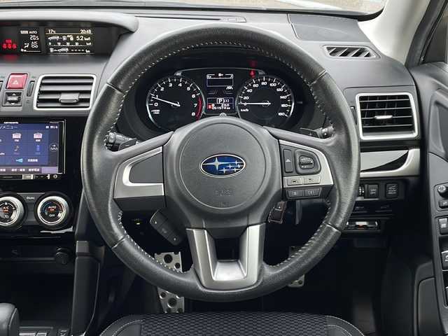 スバル フォレスター S－リミテッド 新潟県 2017(平29)年 5.2万km ダークグレーメタリック 4WD/純正SDナビ(AVIC-RZ900)/CD/DVD/BT/フルセグテレビ/バックカメラ/ETC/衝突被害軽減ブレーキ/レーンキープアシスト/レーダークルーズコントロール/半革シート/パワーシート/シートヒーター /パドルシフト/パワーバックドア/スマートキー/プッシュスタート/LEDヘッドライト/オートライト/オートハイビーム/フォグランプ/純正18インチアルミホイール